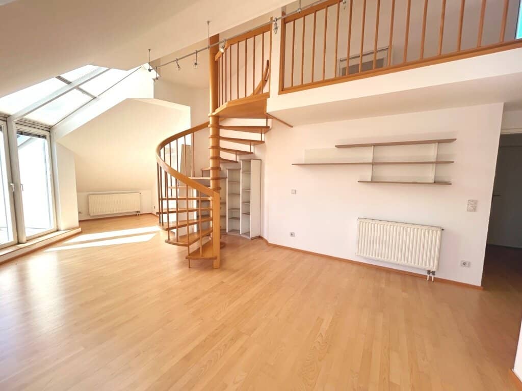 Maisonette-Dachgeschosswohnung mit 83m² Wohnnutzfläche, zwei Terrassen und einem Balkon