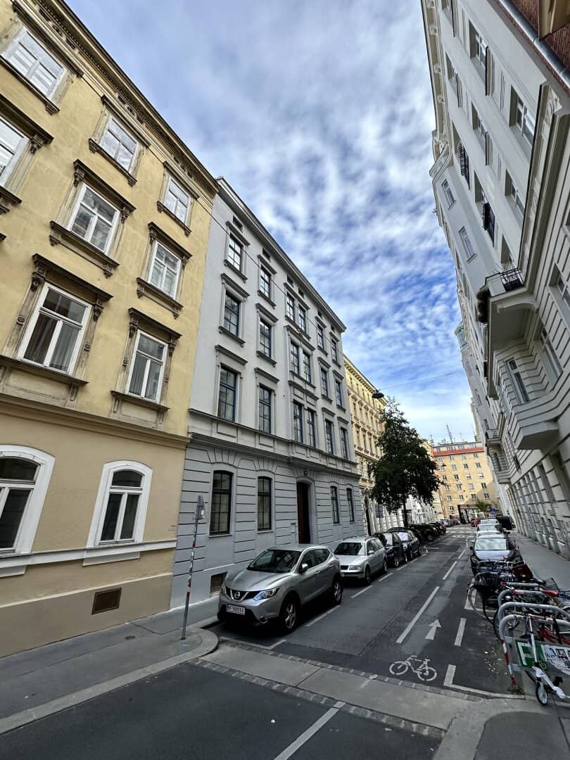 Möbliertes Design Studio im 8. Bezirk