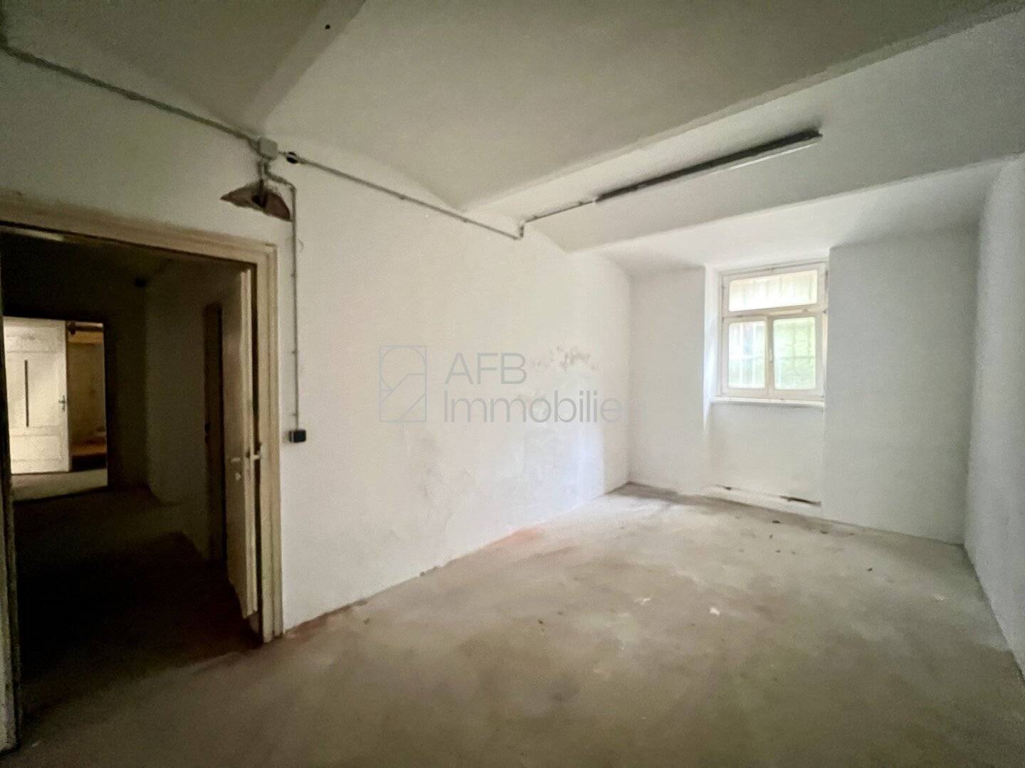 Lager bzw. Hobbyraum im Keller zu vermieten