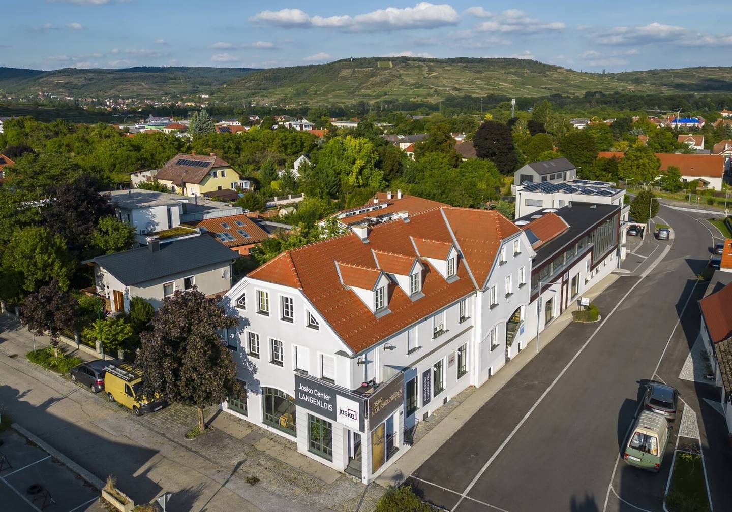 BUSINESS GEBÄUDE mit Wohnungen!