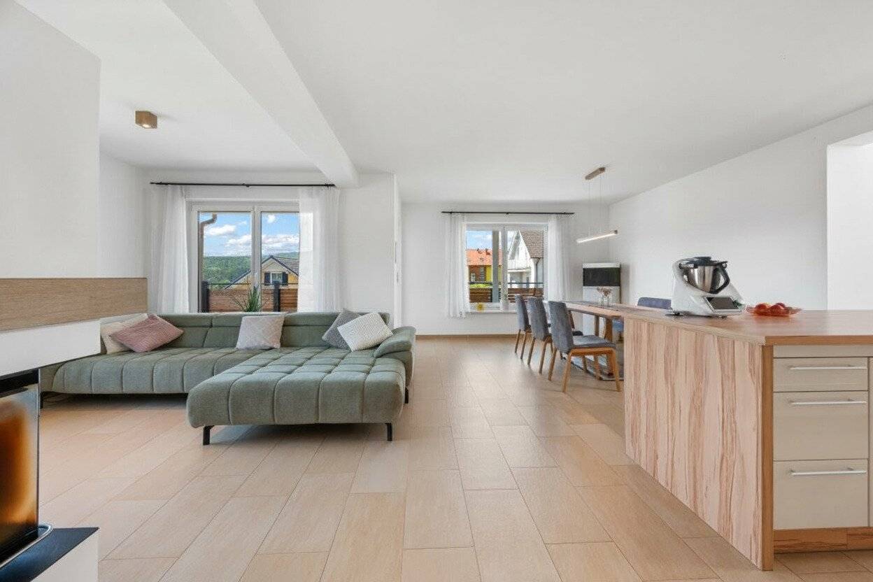 Toskanaflair am Waldrand – Architektonisches Landhaus in sanfter Hanglage mit Weitblick