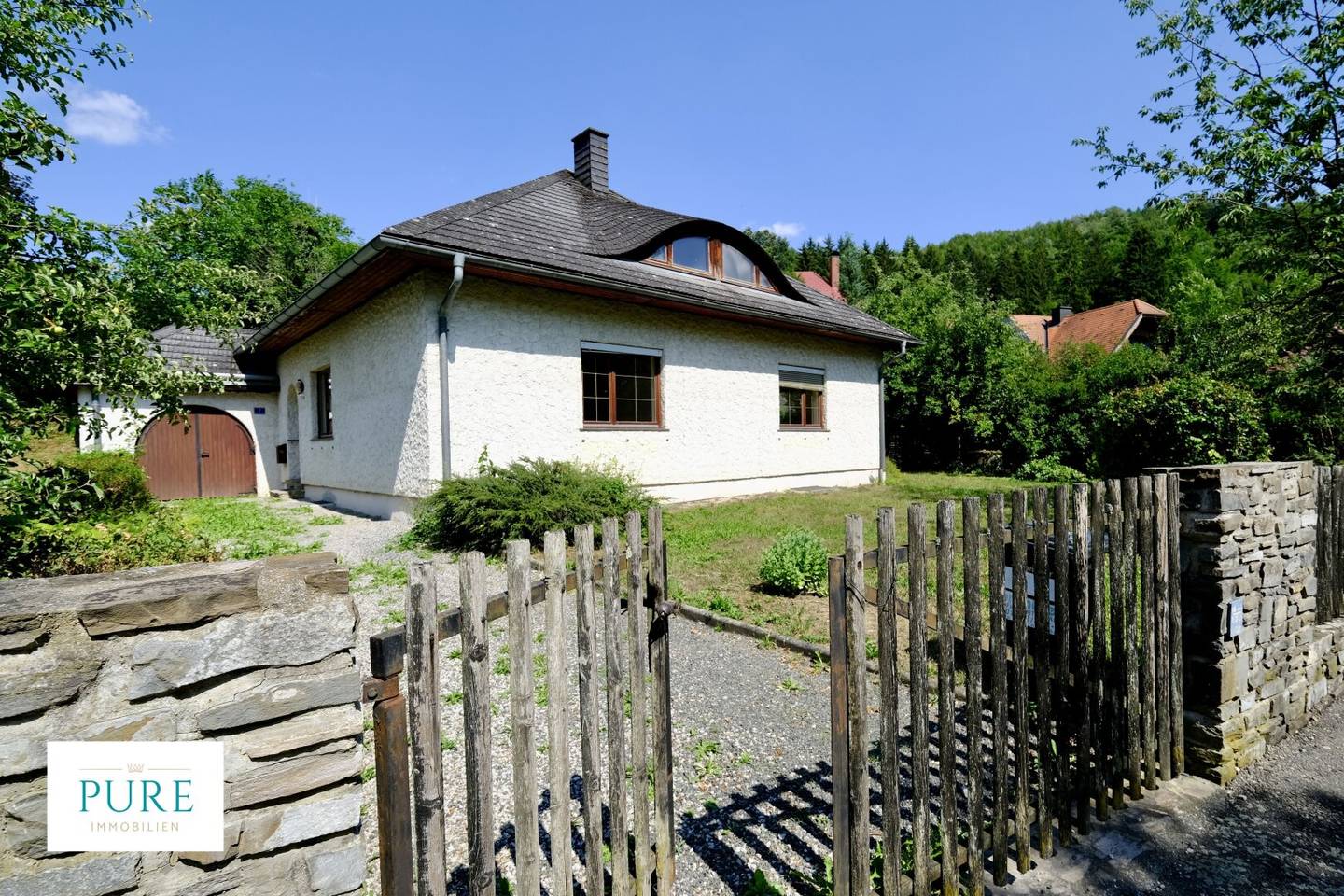 RUHE GENIESSEN - STADTNÄHE ERLEBEN! Charmantes EFH mit idyllischem Eigengrund!