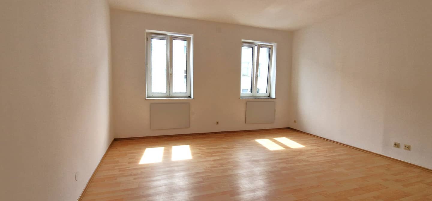Sonnige 2-Zimmer-Wohnung mit großer Terrasse in attraktiver Lage – 60m², Miete €1.085,-