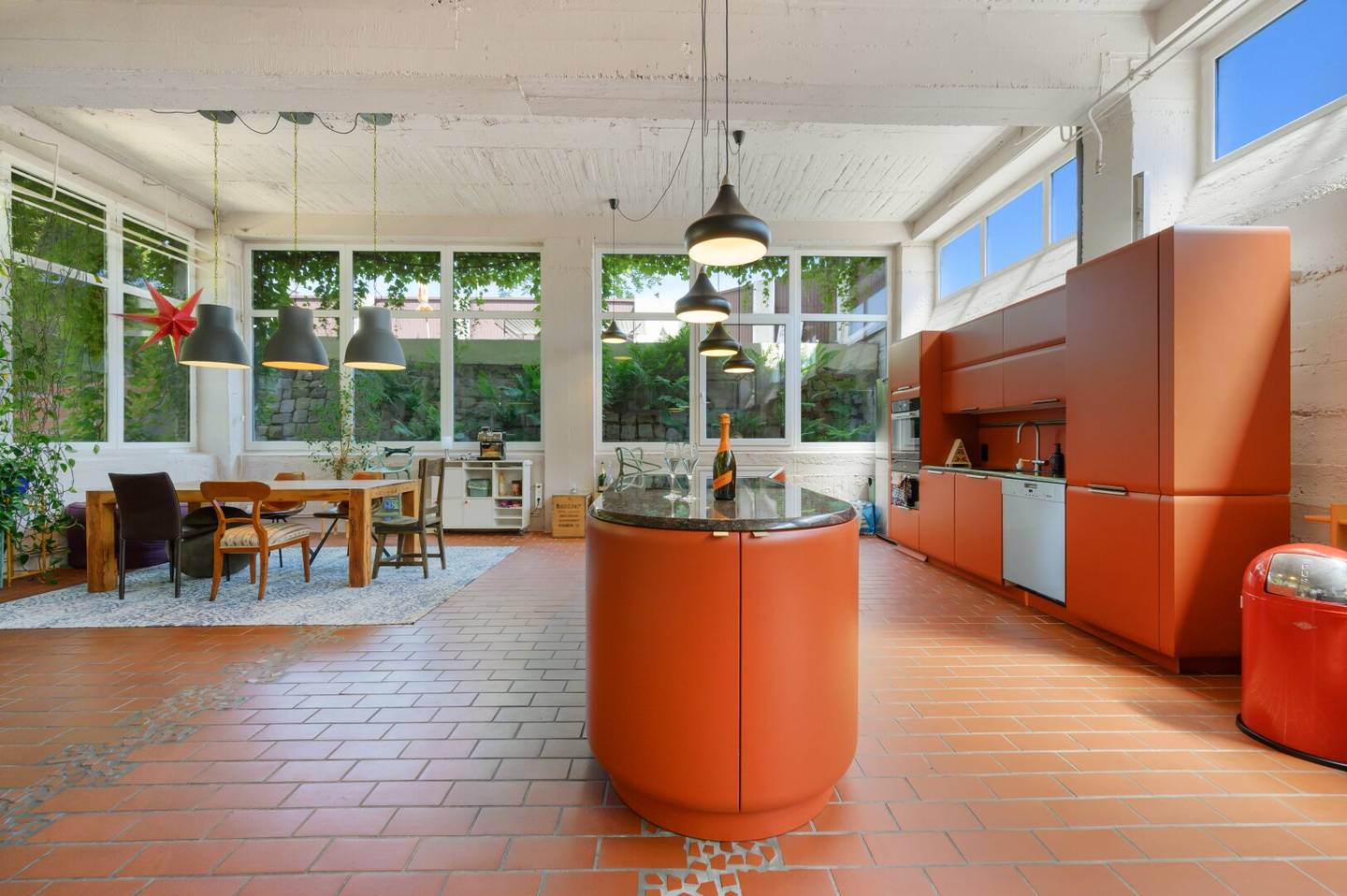 New York trifft Alte Donau – Designerloft mit Garten & Pool