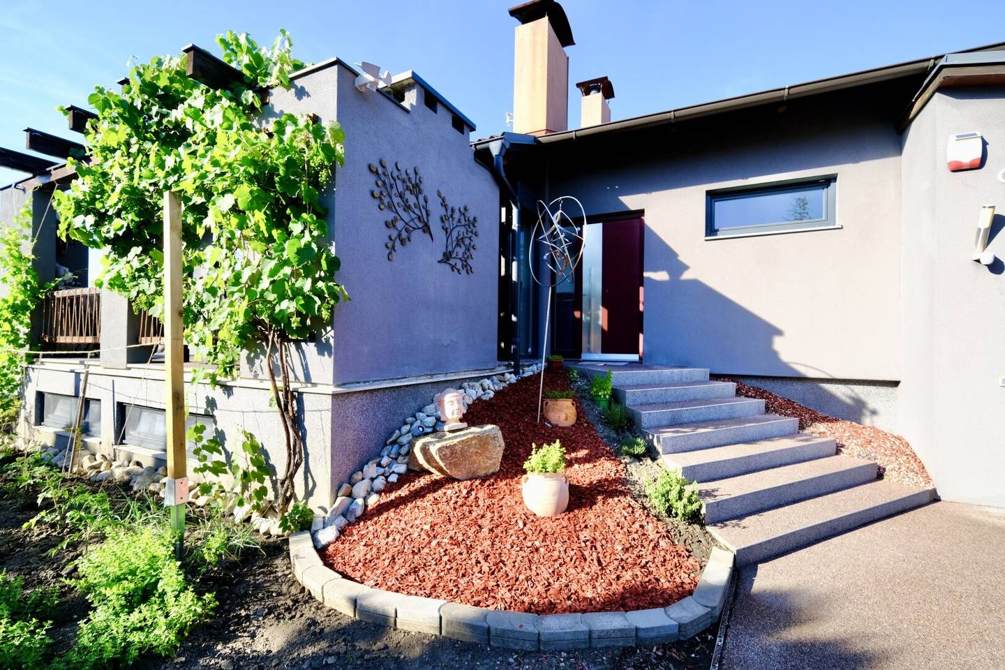 SCHICKER BUNGALOW mit Schwimmteich & XL Garage in schöner Grünruhelage I Ebreichsdorf!