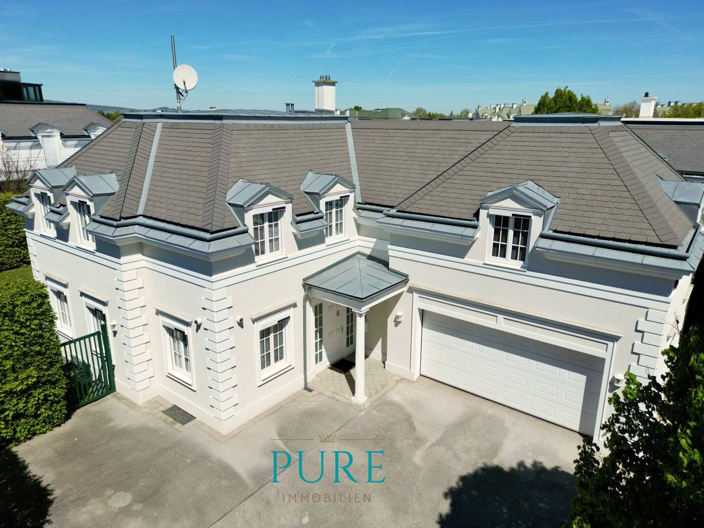 ZEITLOSE ELEGANZ - Stilvolle Villa mit modernem Design & edlem Interieur!