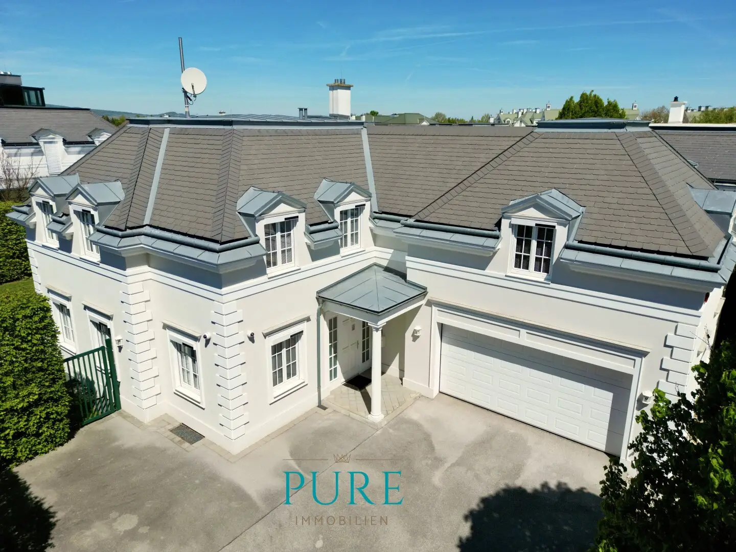 ZEITLOSE ELEGANZ - Stilvolle Villa mit modernem Design & edlem Interieur!
