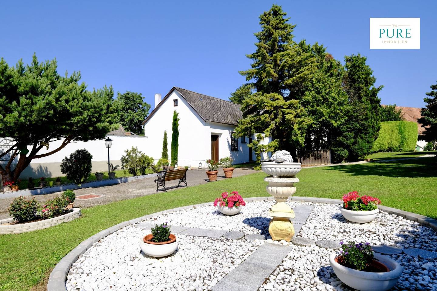 IDYLLISCHES LANDHAUS in Wiennähe - weitläufiger Eigengrund & vielfälitges Nutzungspotential!
