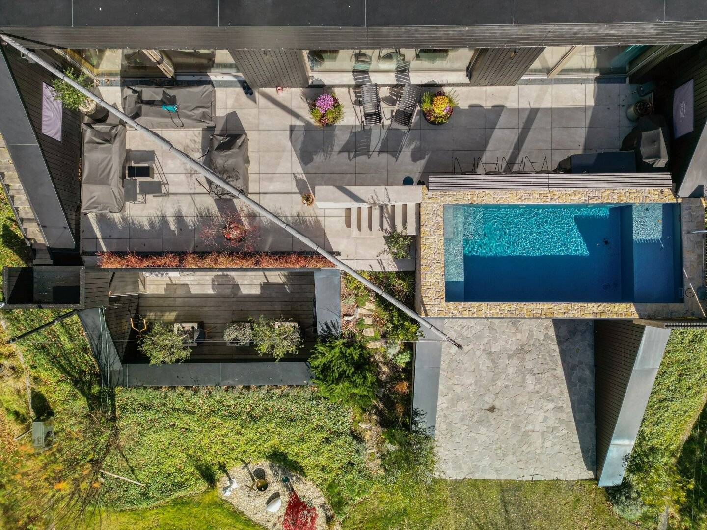 NEW YORK TIMES FEATURED: Reduktion in ihrer luxuriösesten Form. Einzigartige Architekten Villa - 25 Minuten zur Stadtgrenze Wien