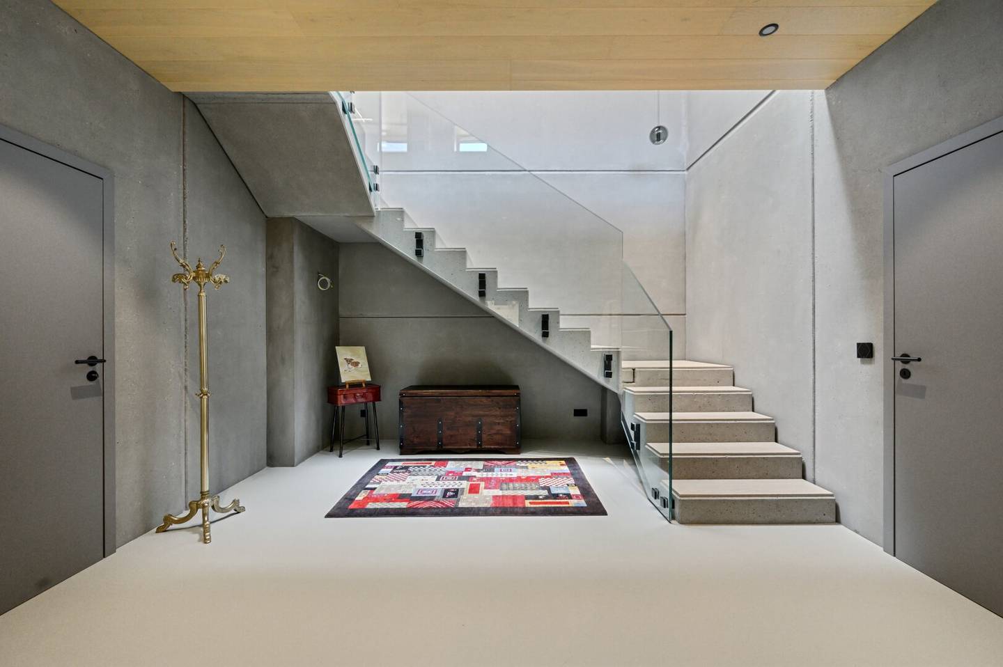 NEW YORK TIMES FEATURED: Reduktion in ihrer luxuriösesten Form. Einzigartige Architekten Villa - 25 Minuten zur Stadtgrenze Wien
