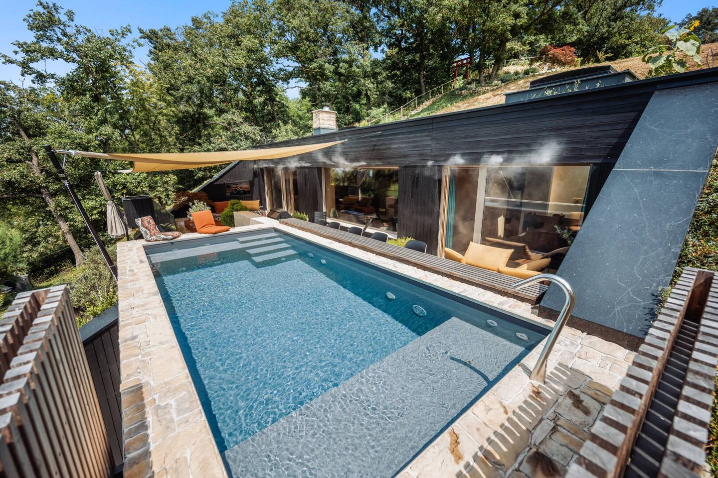 NEW YORK TIMES FEATURED: Reduktion in ihrer luxuriösesten Form. Einzigartige Architekten Villa - 25 Minuten zur Stadtgrenze Wien