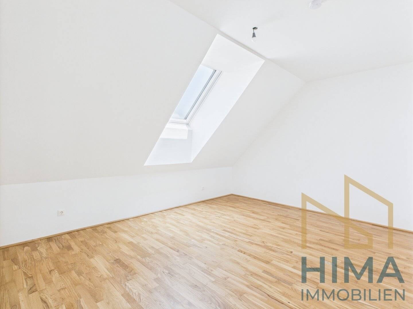 Moderne Dachgeschoßwohnung - sofort beziehbar!