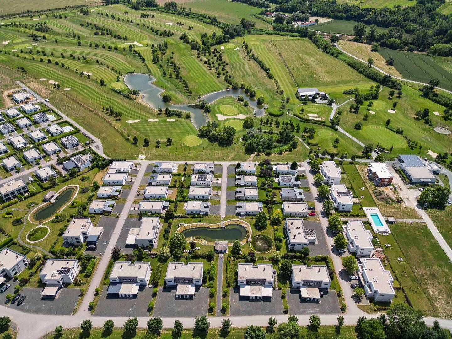 Wohnen am Green. Leben mit Stil. - Urlaub, Wein & Golf – Ihr Rückzugsort direkt am GC Sonnengolf