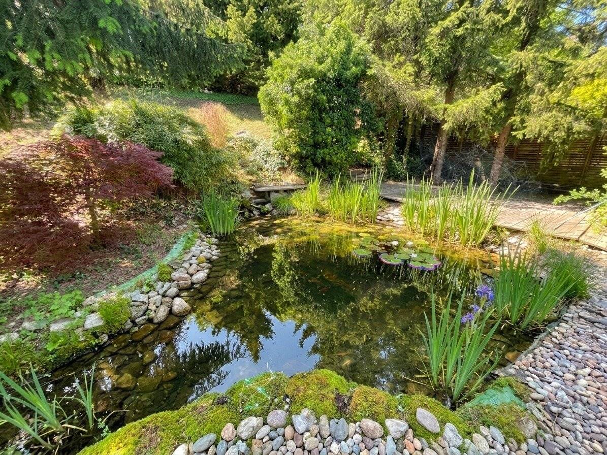 Elegantes, sehr gepflegtes Einfamilienhaus mit Garten, Biotop, Terrasse &amp; Garage im begehrten Grinzing!