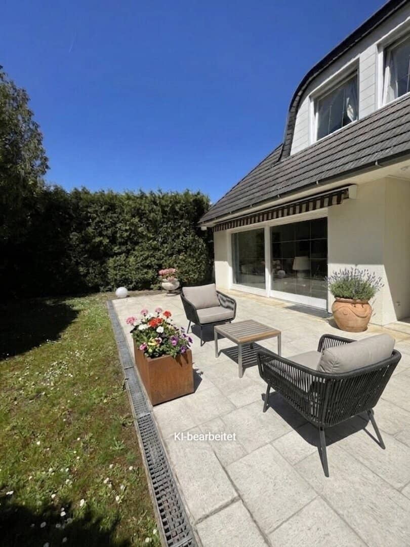 Elegantes, sehr gepflegtes Einfamilienhaus mit Garten, Biotop, Terrasse &amp; Garage im begehrten Grinzing!