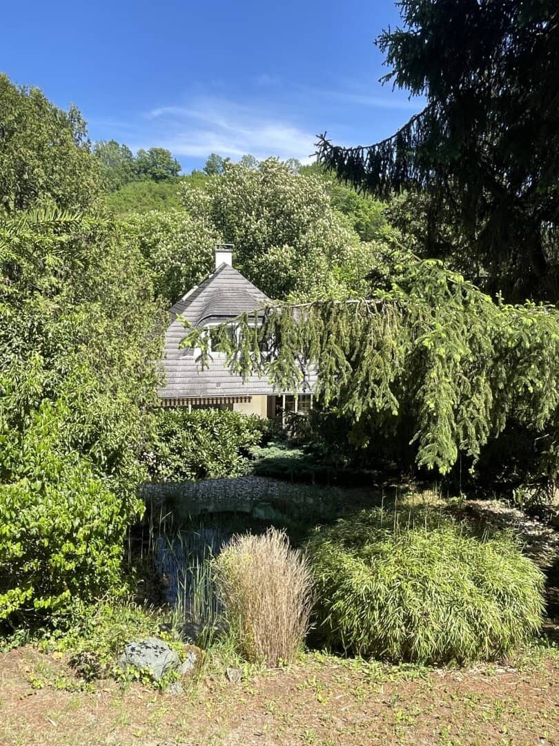 Elegantes, sehr gepflegtes Einfamilienhaus mit Garten, Biotop, Terrasse &amp; Garage im begehrten Grinzing!
