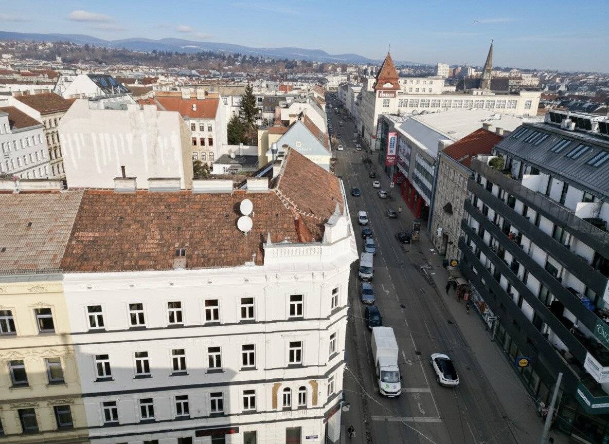 Rohdachboden im Stilzinshaus am Fuße des Wilhelminenbergs – ca. 400 m² zzgl. Freiflächen erzielbar - EUR 625/m2 Wohnfläche