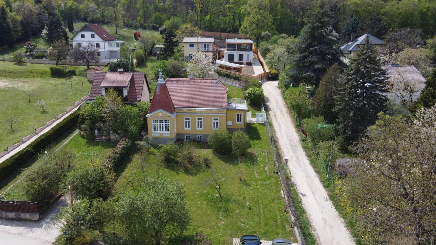 renovierte Villa in Bestlage von Bad Sauerbrunn – großzügiges Grundstück & ausbaufähiges Dachgeschoss