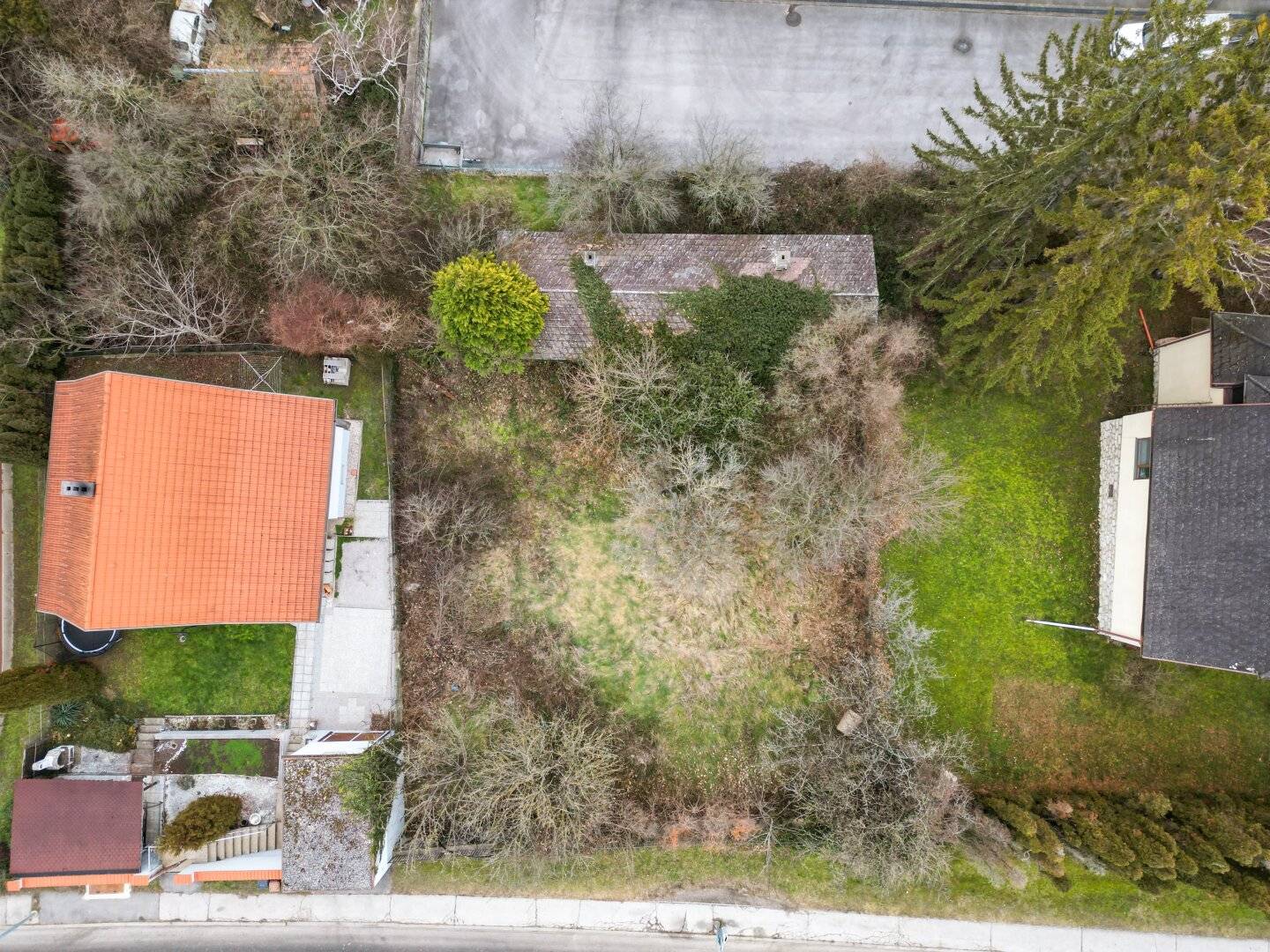 Sanftes Hanggrundstück mit Potential – Für Ihr Zuhause oder Bauträgerentwicklung