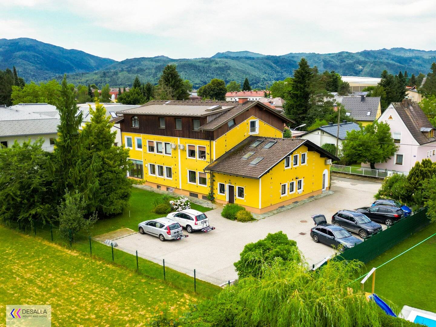 Renditeobjekt in Klagenfurt: 566m² Zinshaus mit Garten, 12 Stellplätzen und 10 Zimmern!