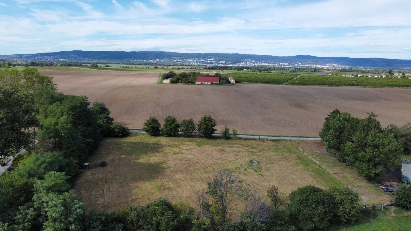 Einmalige Gelegenheit: Großzügiges Baulandgrundstück umgeben von Äckern mit Weitblick. Ideal für den Bau eines Traumhauses in ruhiger, naturnaher Lage