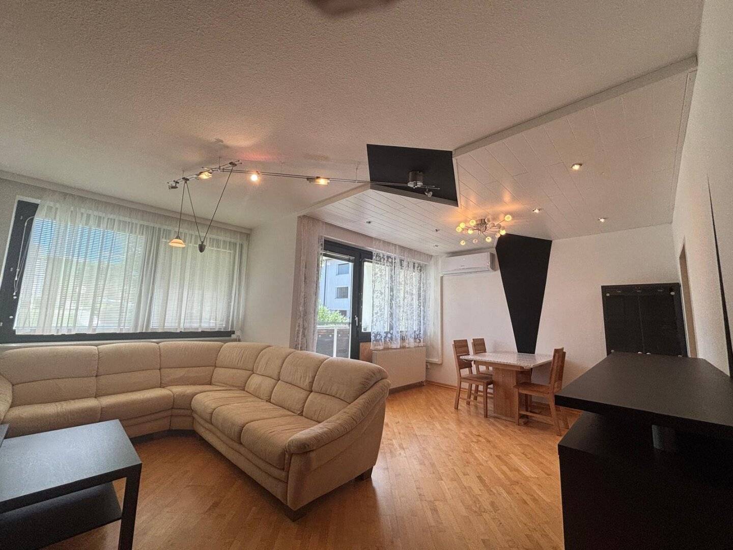 Sonnige 4-Zimmer-Wohnung mit Klimaanlage und XXL Keller in Natschbach