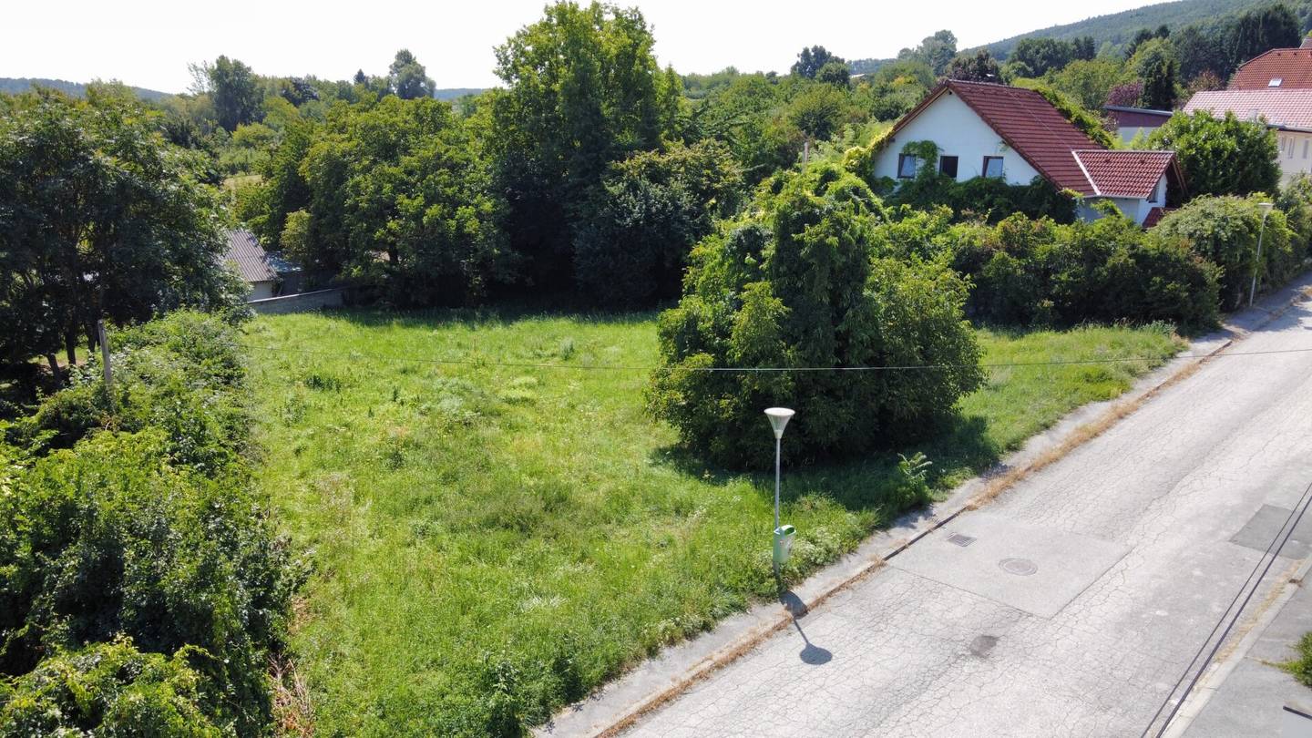 Großes, sonniges Baugrundstück in schöner Lage in Bad Sauerbrunn zu verkaufen