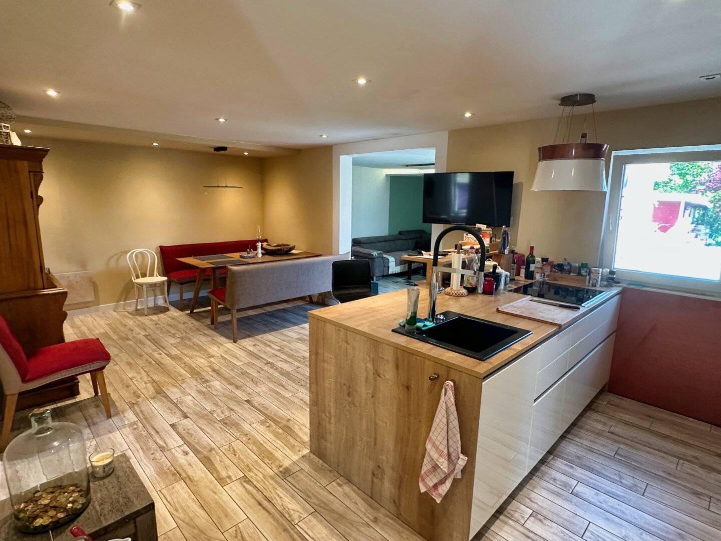 modernisierter, winterfester Bungalow mit Garage und Gartenhäuschen auf Pachtgrund in Neufeld am See zu verkaufen