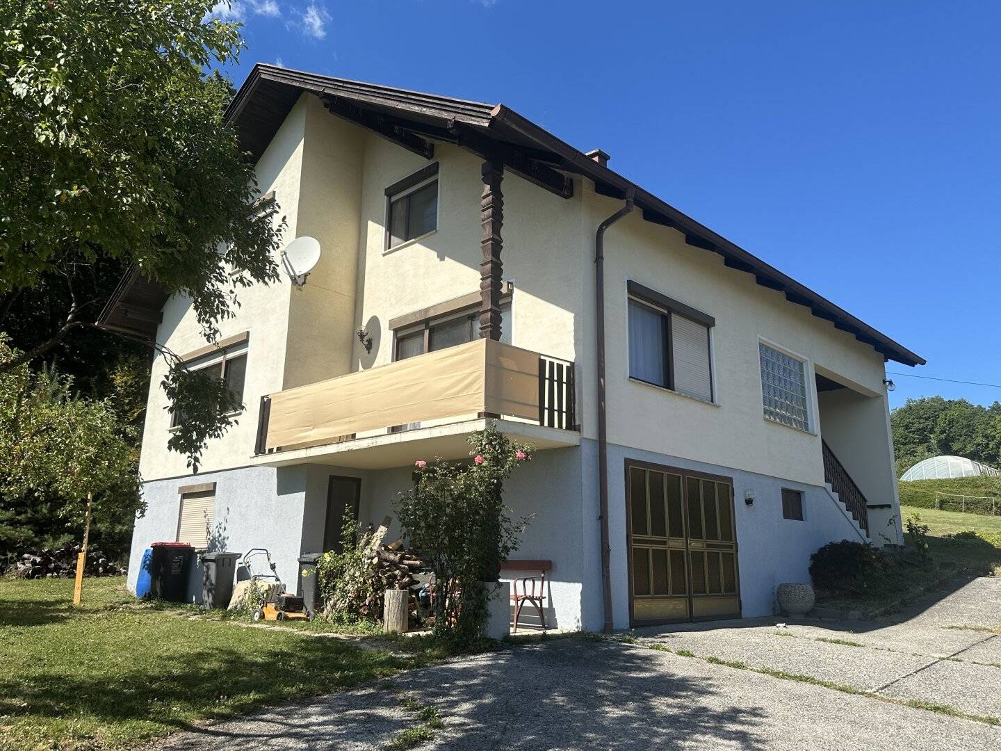 Wohnhaus mit Garage auf traumhaftem Grundstück am Waldrand mit herrlichem Ausblick zu verkaufen