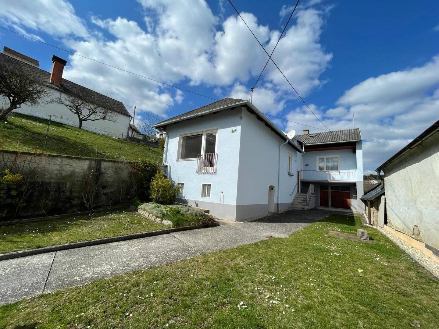 Charmant & Gepflegt! -  Einfamilienhaus in ruhiger und sonniger Dorflage nahe des Naturbadesee!