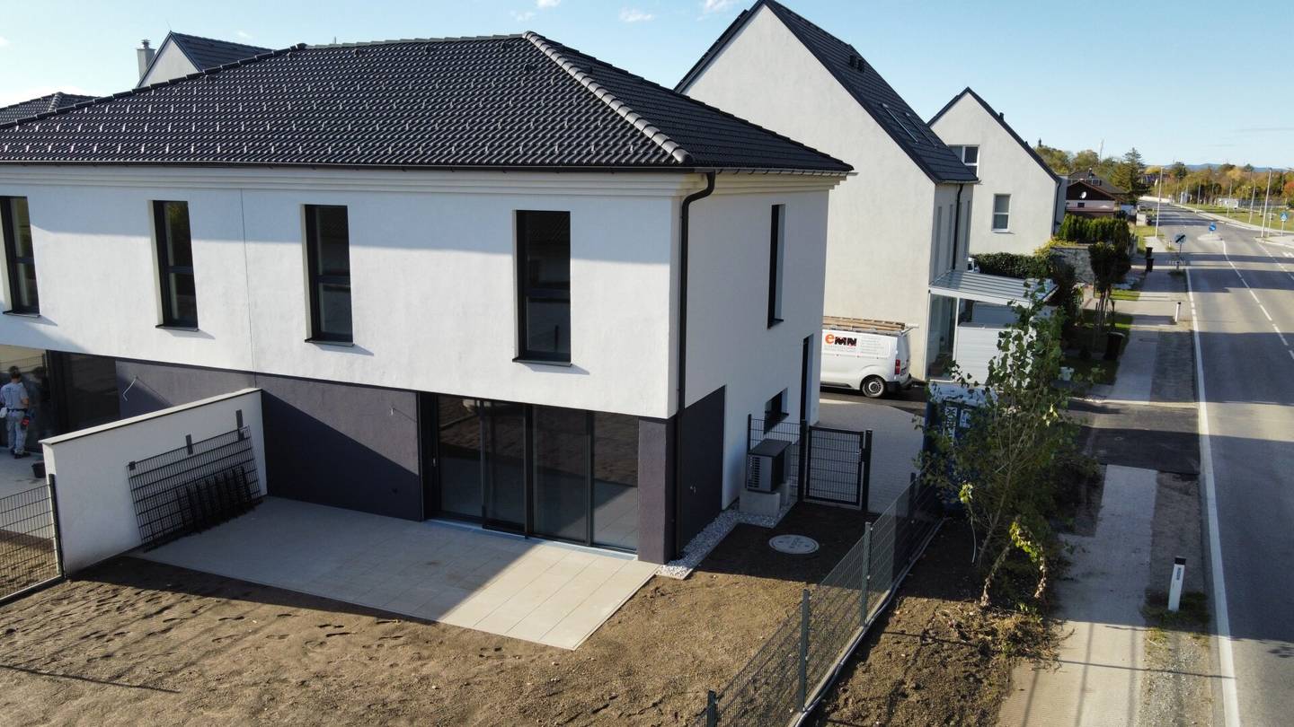 Energieeffiziente Doppelhaushälfte inkl. Photovoltaikanlage und Luftwärmepumpe –  Haus links