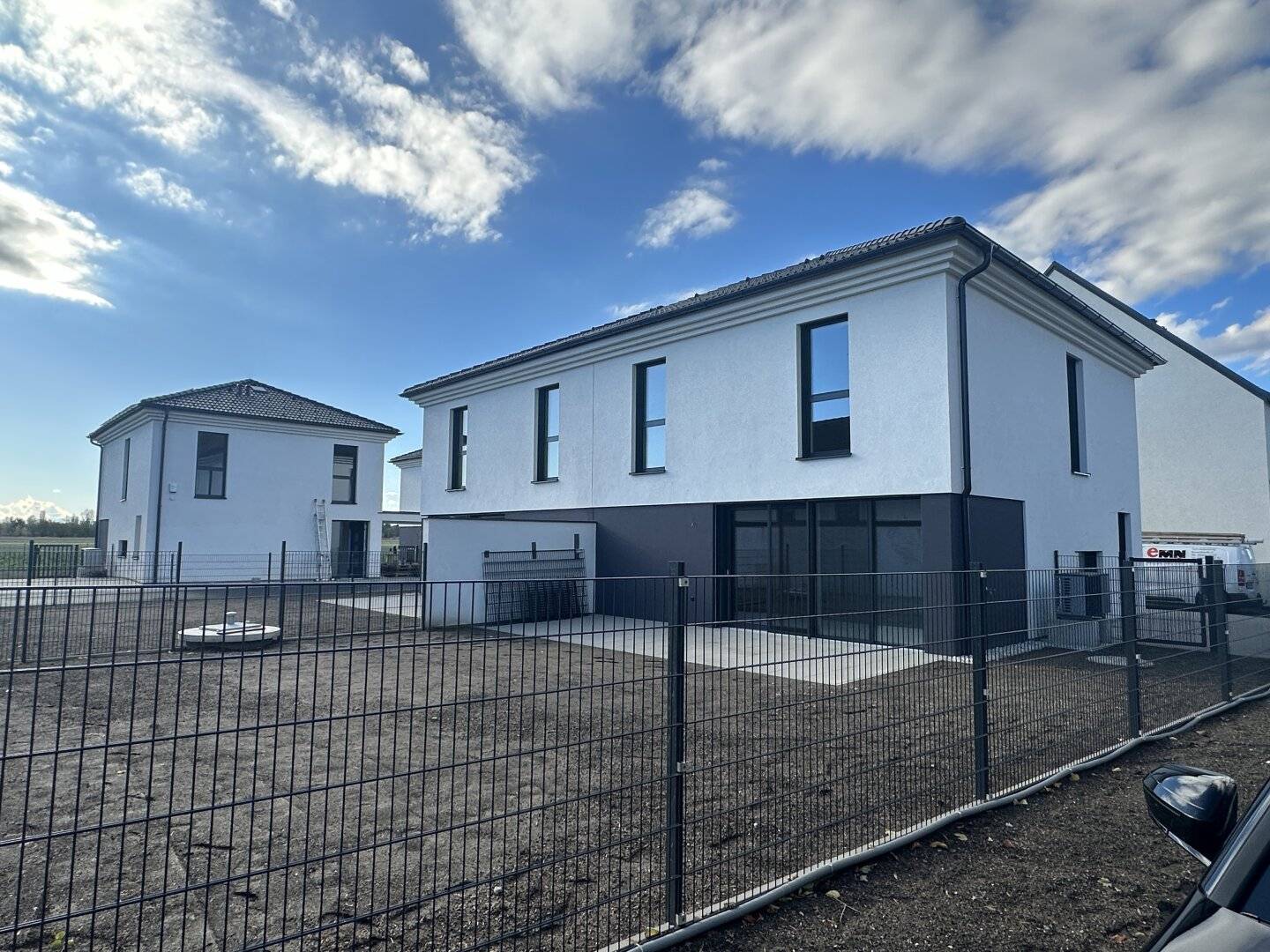 Energieeffiziente Doppelhaushälfte inkl. Photovoltaikanlage und Luftwärmepumpe –  Haus links