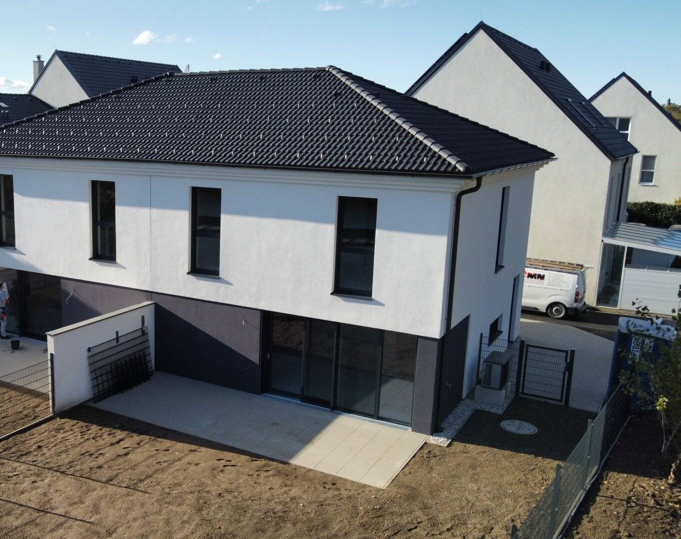 Energieeffiziente Doppelhaushälfte inkl. Photovoltaikanlage und Luftwärmepumpe –  Haus links