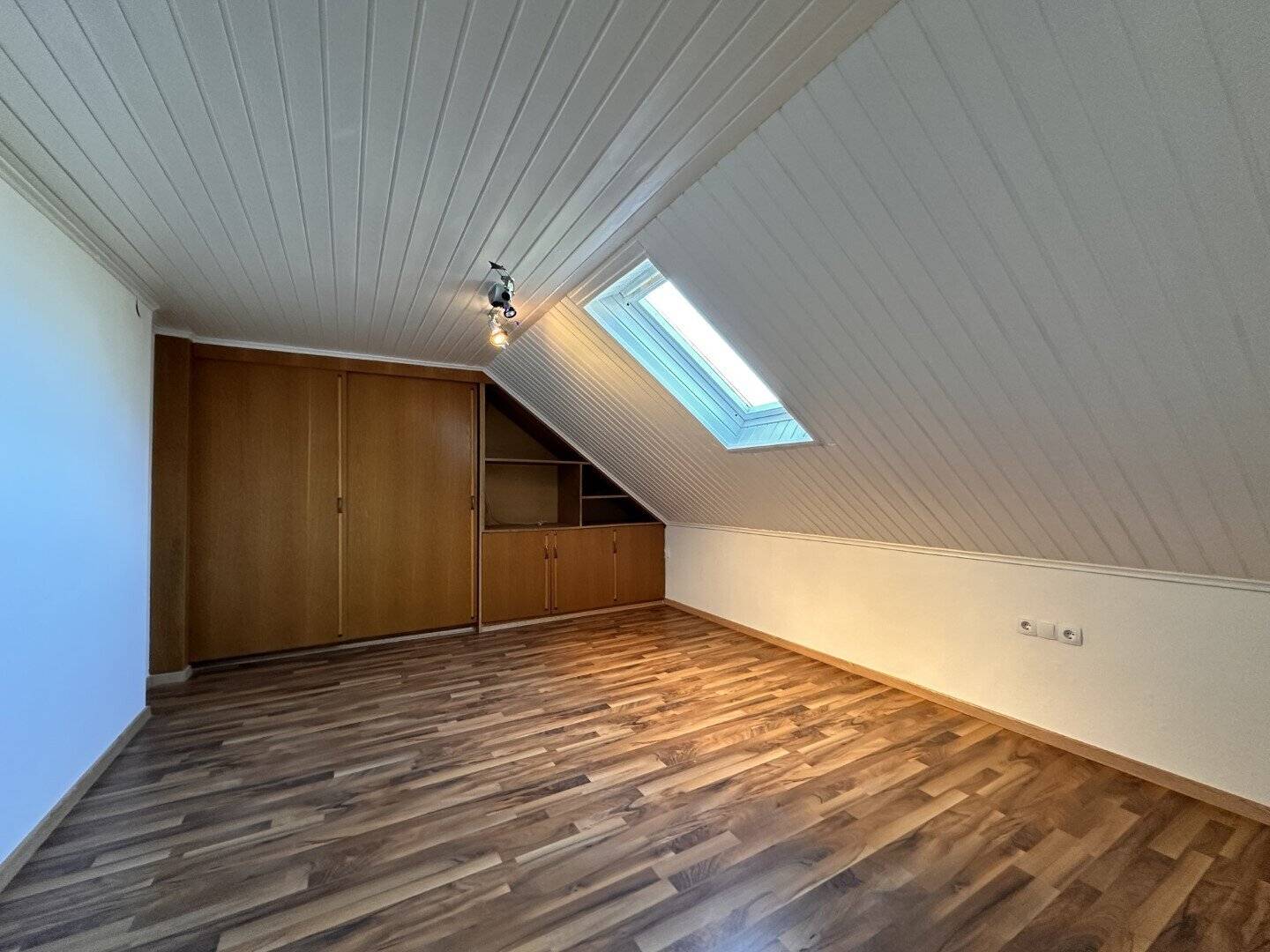 Willkommen in Ihrem neuen Zuhause! Diese charmante 67,61 m² große Wohnung bietet Ihnen vielseitige Nutzungsmöglichkeiten