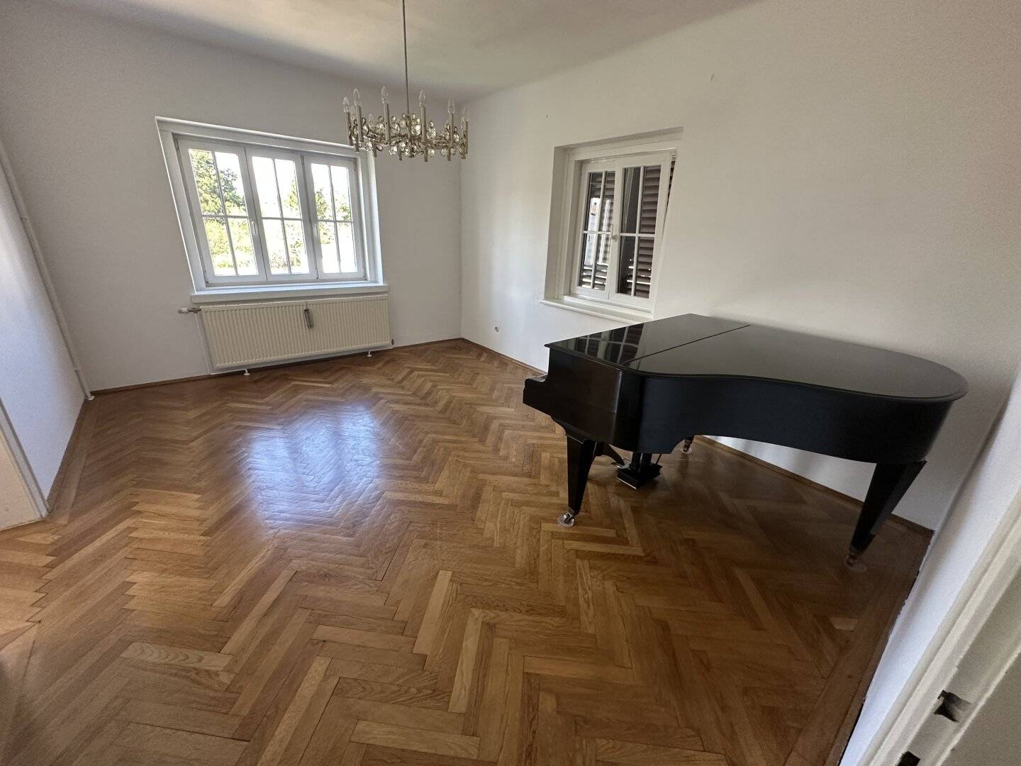 Stilvolles Bürogebäude in zentraler Lage von Mattersburg mit Gartenbenützung zu vermieten