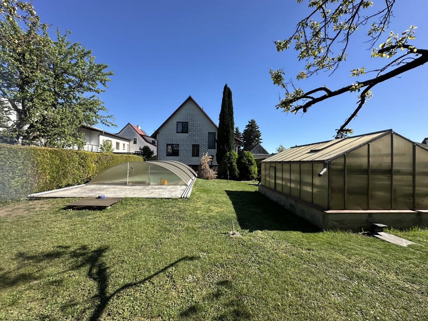 gepflegtes Siedlungshaus mit Vollkeller und Garage  zu verkaufen