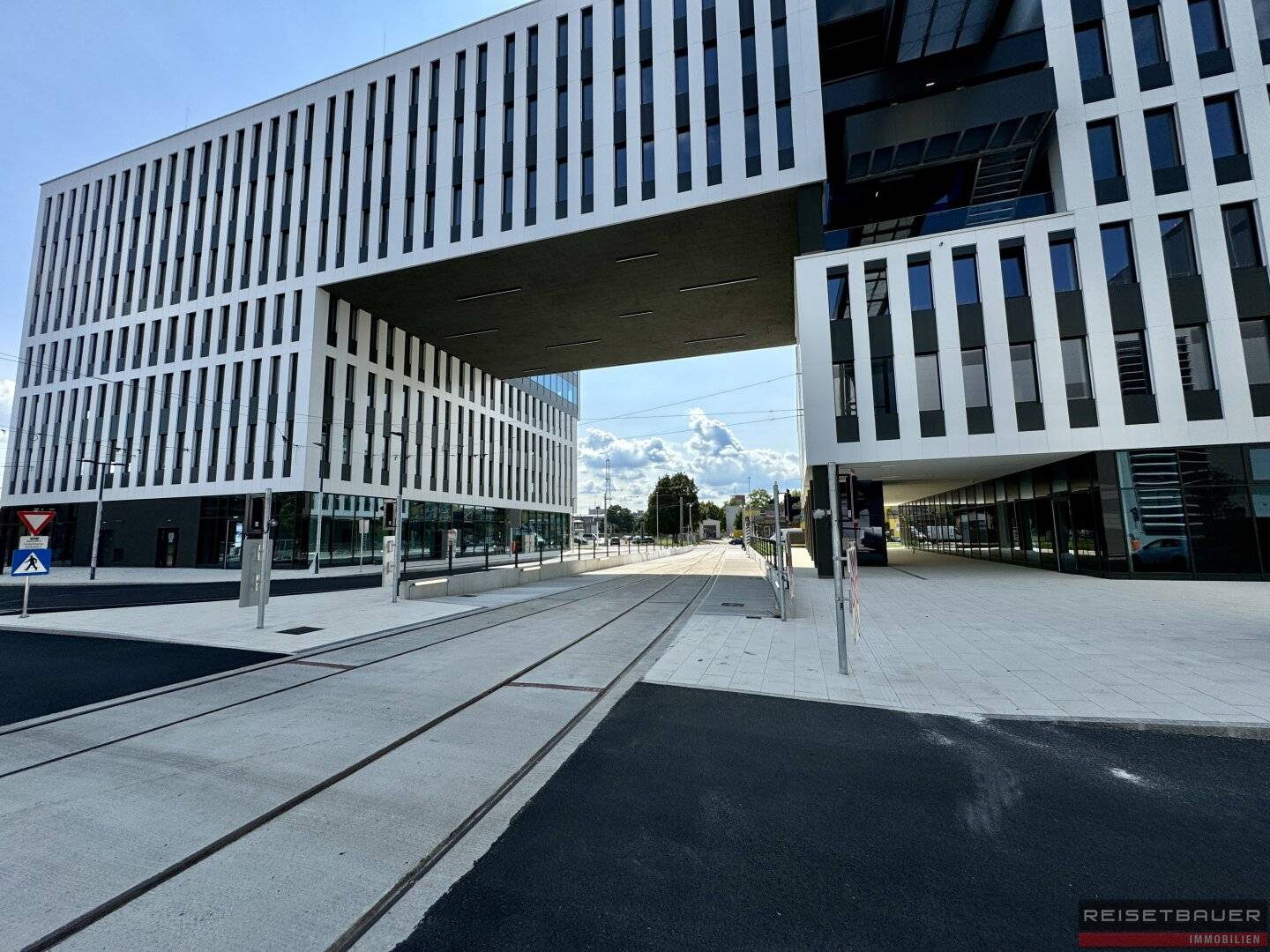 DAS HAFENPORTAL I BÜROFLÄCHE IM 5.OG
