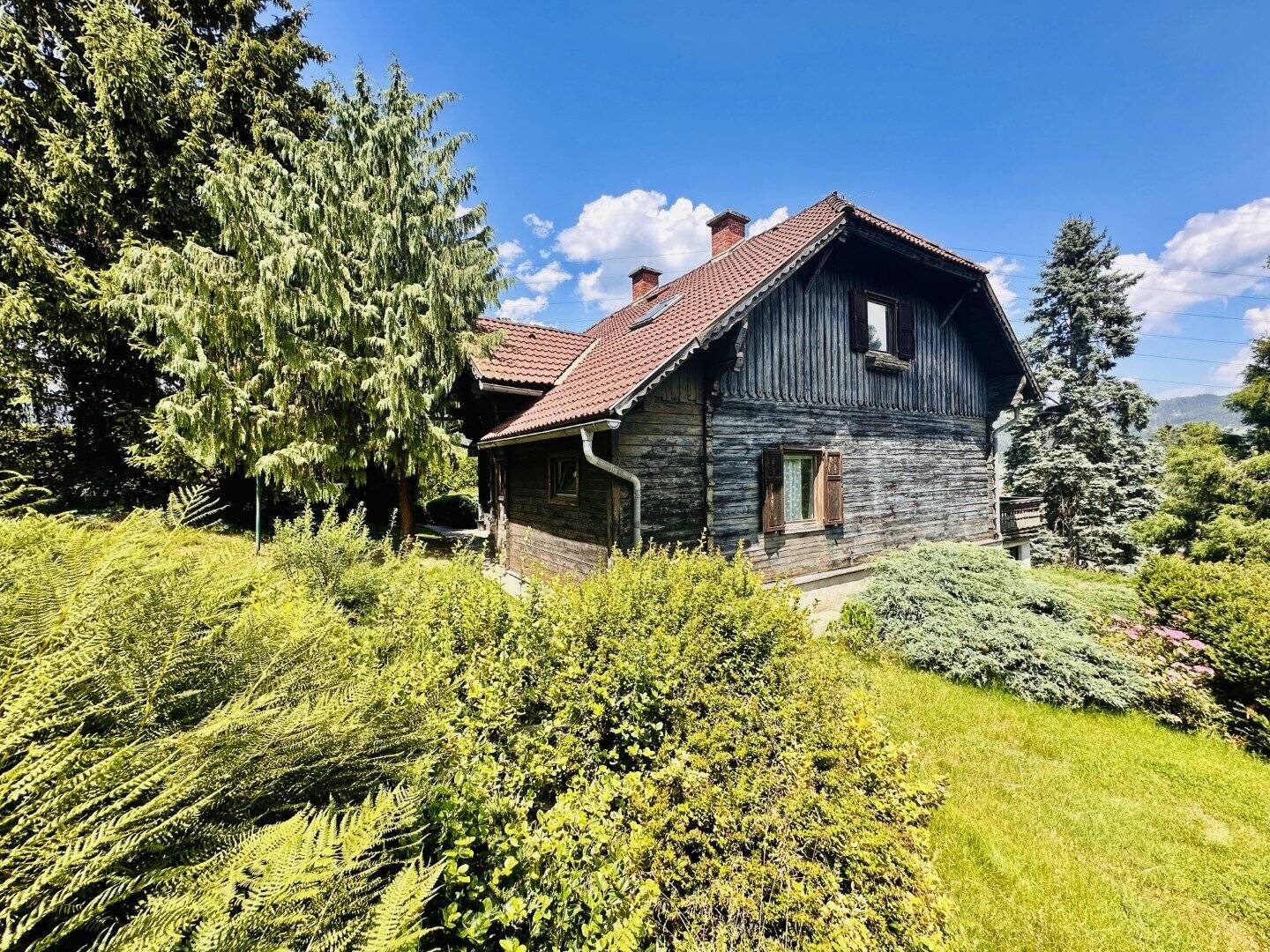 Landhaus mit großem Garten in ruhiger Lage