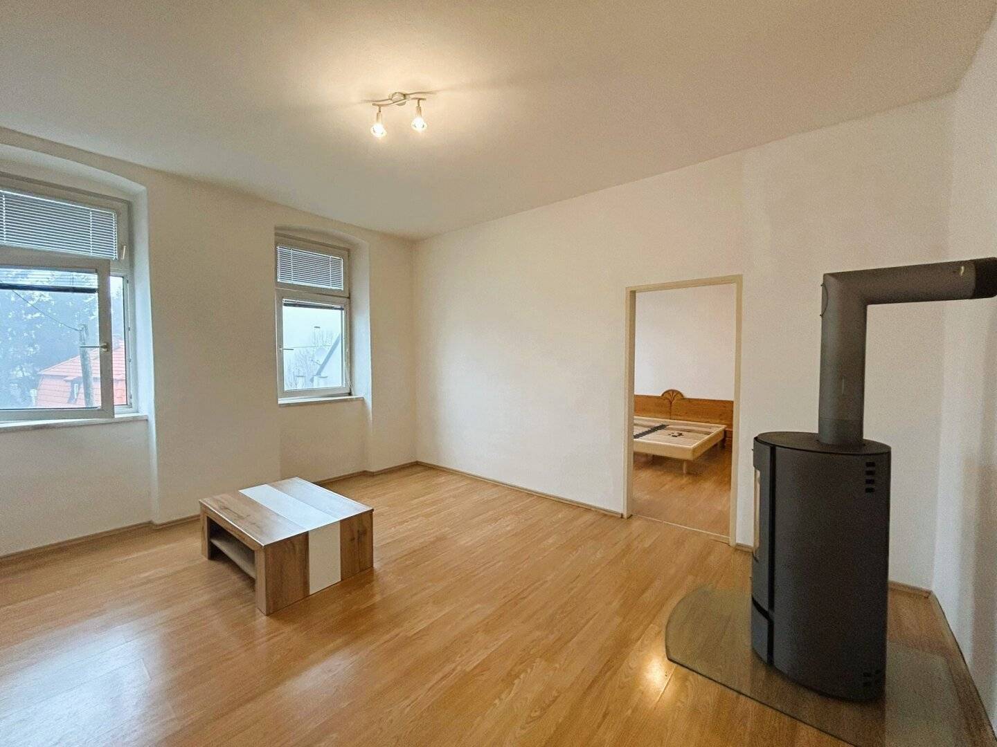 RENDITE - vermietete Eigentumswohnung mit allgemeinen Balkon und eigenen Parkplatz gelangt in 2630 Ternitz zum Verkauf!