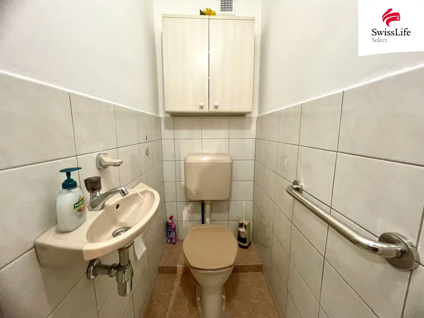 Großzügige Wohnung mit Balkon & Potential zur Wohnküche | INKLUSIVE EINRICHTUNG