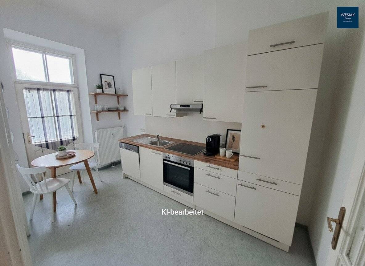 Steyrergasse 97/3 -  Altbauwohnung mit 2 Zimmer und Balkon - ideal für Pärchen