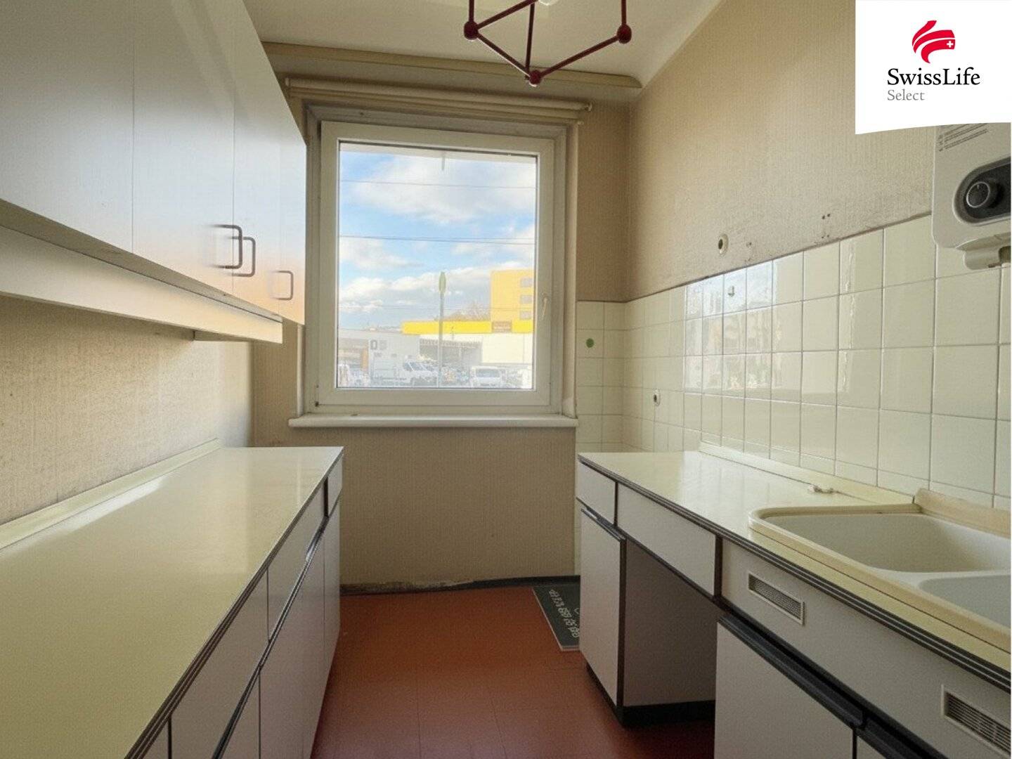 Sanierungsbedürftige 1 Zimmer Wohnung | Loggia | Erdgeschoss