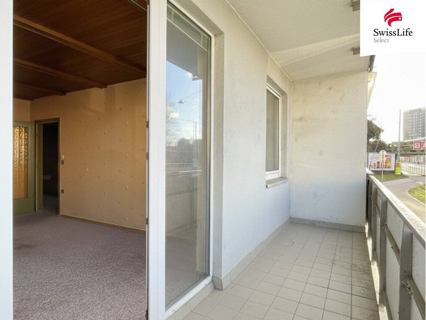 Sanierungsbedürftige 1 Zimmer Wohnung | Loggia | Erdgeschoss