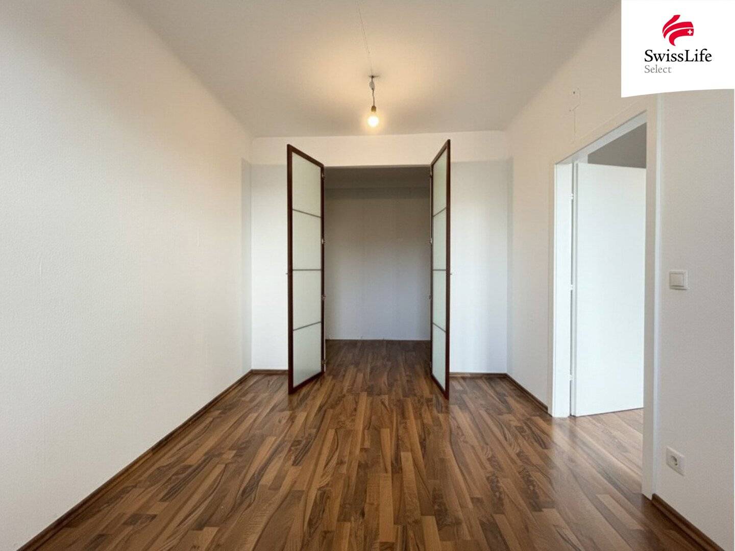 Sanierungsbedürftige 2 Zimmer Wohnung | Loggia ca.11,86m² | 1. Liftstock