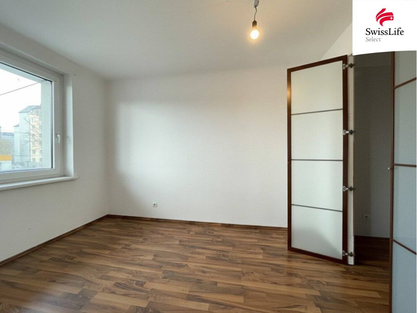 Sanierungsbedürftige 2 Zimmer Wohnung | Loggia ca.11,86m² | 1. Liftstock