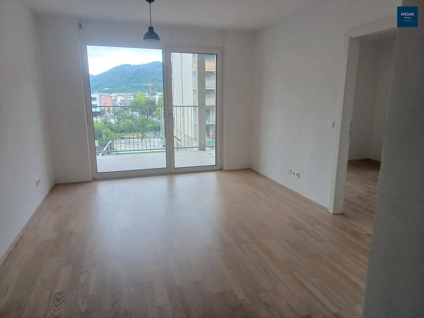 1. MONAT MIETZINSFREI! Lichtdurchflutetes Wohnen: 2-Zimmer-Wohnung mit Großem Balkon für Lebensqualität im Freien - Top 209