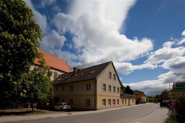 Attraktives Zinshaus mit 880m² in Mautern, Steiermark – ideale Renditechance!