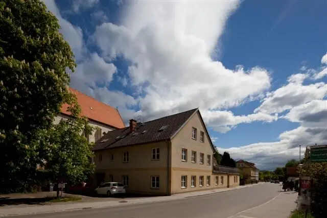 Attraktives Zinshaus mit 880m² in Mautern, Steiermark – ideale Renditechance!
