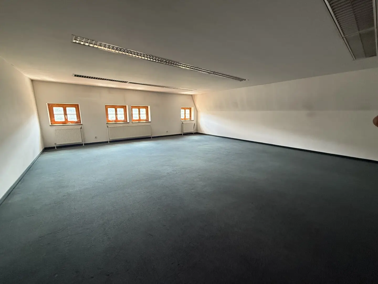 Geschäftslokal mit 243m² in Grünburg – Top Lage!
