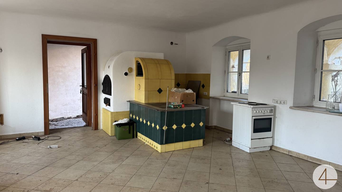 Alter großer Hof mit Nebengebäude und Halle - Achtung neuer Preis!!!! Super Lage!!!